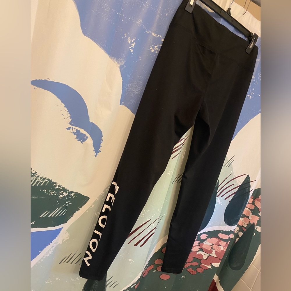 Peloton full-length leggings size Medium